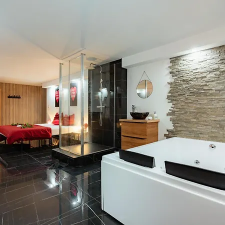 Apartment Le Qube Romantique By Prestige Living - Sauna & Balneo 2 Places -