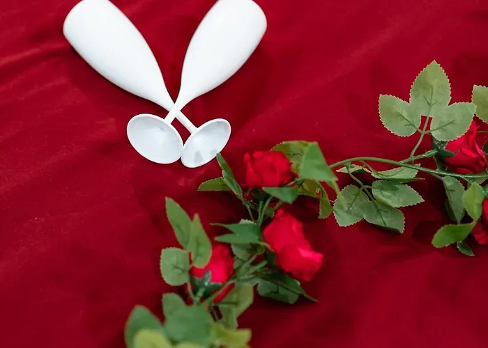 Le Qube Romantique By Prestige Living - Sauna & Balneo 2 Places -